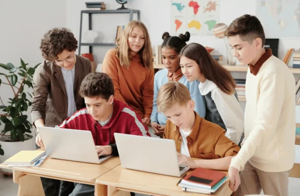Why Students Supporting Each Other Matters in High School Courses Online?